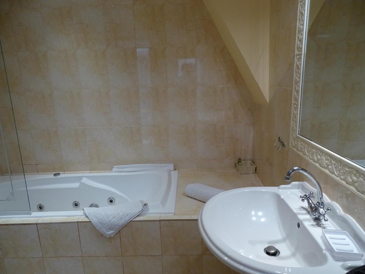 Caderousse Bastide Des Princes B&B المظهر الخارجي الصورة