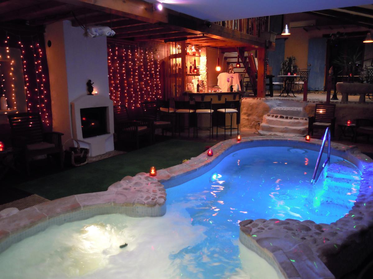 Caderousse Bastide Des Princes B&B المظهر الخارجي الصورة