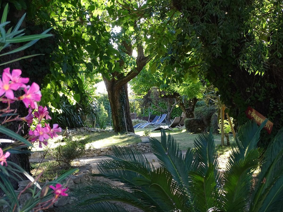 Caderousse Bastide Des Princes B&B المظهر الخارجي الصورة